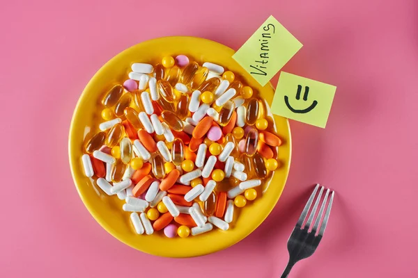 Koncept Správné Výživy Léků Doplňky Stravy Kapslích Pilulky Tablety Žluté — Stock fotografie
