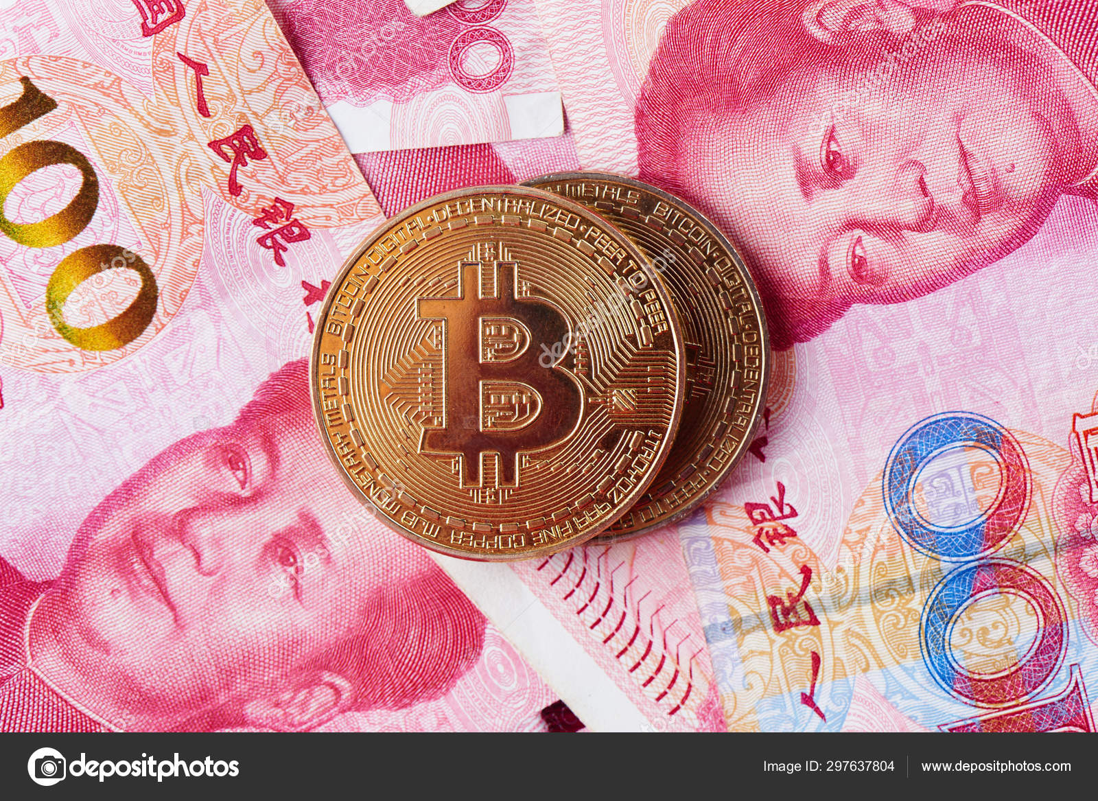 Kinesiska Yuan Pengar Och Kryptovaluta Bitcoin Närbild Digitala Virtuella  Internet — redaktionellt stockfoto © amixstudio #297637804