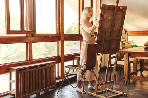 Beautiful Talented Young Woman Artist Paints Picture Brush Oil Easel — Stock Photo, Image