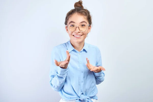 Excited Kazakh Asian Girl Clasped Her Hands Opened Mouth Surprise — Stock Photo, Image