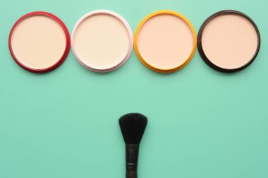 makyaj ve kozmetik ürünleri koleksiyonu düzenlendi