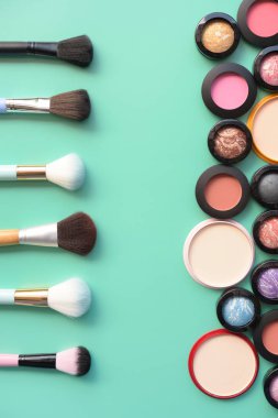 makyaj ve kozmetik ürünleri koleksiyonu düzenlendi