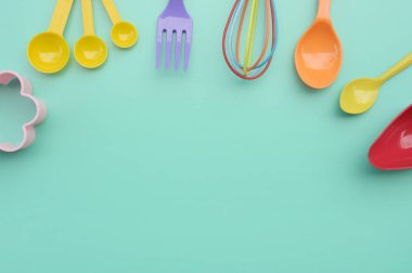 Arkaplan için mutfak gereçlerini ve yemek pişirme konseptini kapat