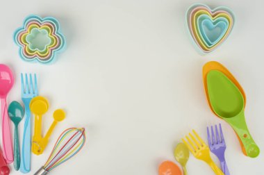 Arkaplan için mutfak gereçlerini ve yemek pişirme konseptini kapat