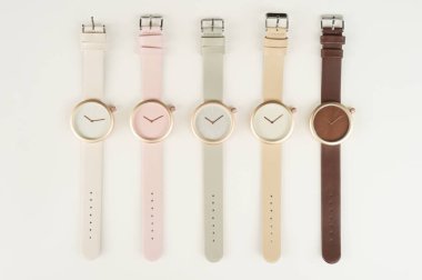 Arka plan için çok renkli kol saatleri kümesi