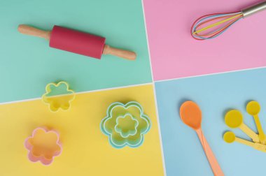 Arkaplan için mutfak gereçlerini ve yemek pişirme konseptini kapat