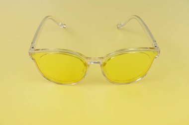 Arka plan için modern moda güneş gözlüğü
