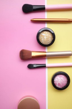 makyaj ve kozmetik ürünleri koleksiyonu düzenlendi