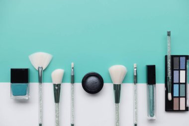 makyaj ve kozmetik ürünleri koleksiyonu düzenlendi