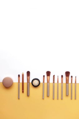 makyaj ve kozmetik ürünleri koleksiyonu düzenlendi