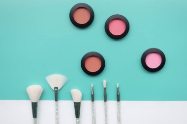 makyaj ve kozmetik ürünleri koleksiyonu düzenlendi