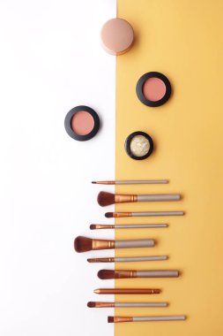 makyaj ve kozmetik ürünleri koleksiyonu düzenlendi