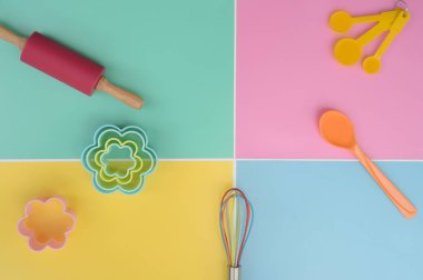 Arkaplan için mutfak gereçlerini ve yemek pişirme konseptini kapat