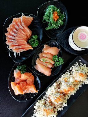 Çiğ balık sashimi seti