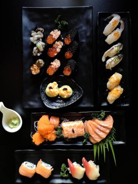 Çiğ balık sashimi seti.