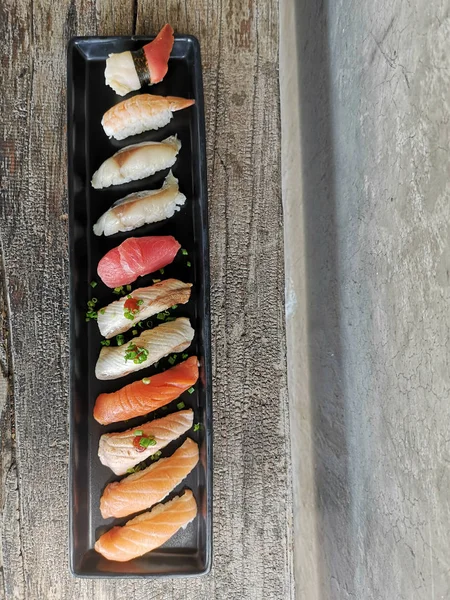 日本食 サーモンの寿司 まぐろ寿司 — ストック写真