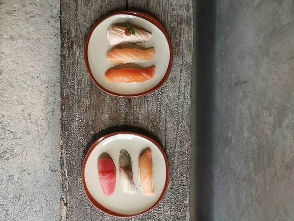 日本食 サーモンの寿司 まぐろ寿司 — ストック写真