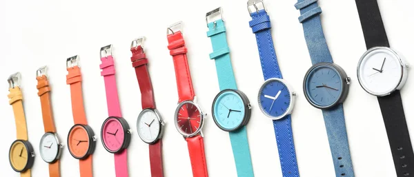 Set Mehrfarbiger Armbanduhren Isoliert Auf Weißem Hintergrund — Stockfoto