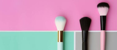 Arkaplan için makyaj fırçaları