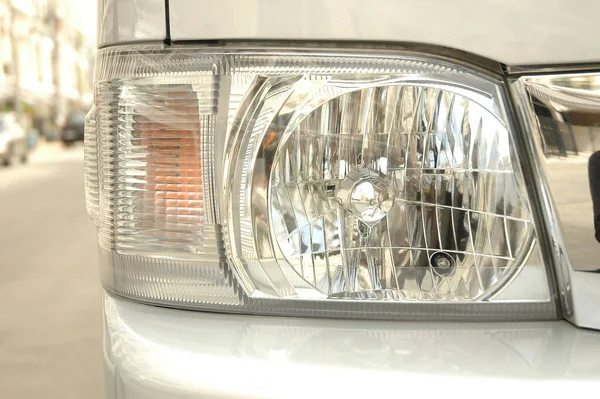Modern LED farların detaylarını kapat.