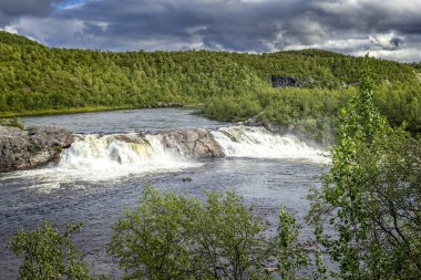 Norveç 'teki Pikefossen şelalesi, kautokeinoelva nehri üzerinde.