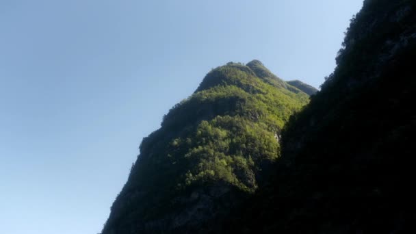 Góry Ogromne Który Wygląda Jak Twarz Ape Ten Piękny Strzał — Wideo stockowe