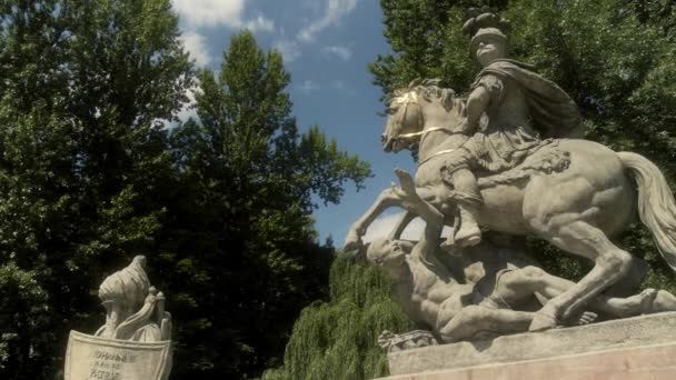 Royal Bath Gardens Warsaw Poland Features Huge Diverse Amount Statues — Stock Video