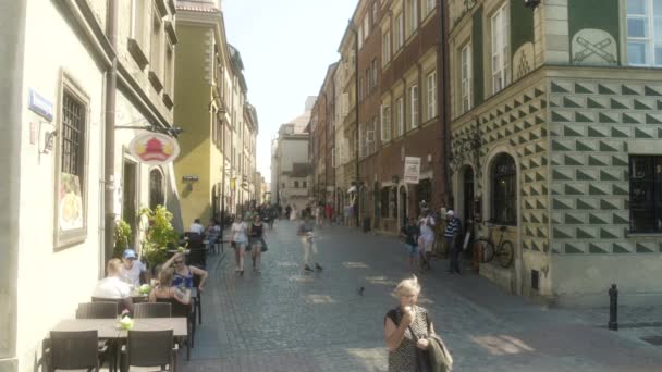购物区老镇华沙波兰 美丽的老城在华沙波兰 这个旅游购物区精心维护 — 图库视频影像