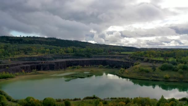 Denne Smukke 100 Gamle Stenbrud Område Landbrugsjord Ligger Nærheden Enorm – Stock-video