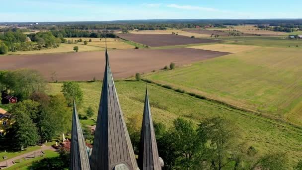 Die Husaby Kirche Ist Die Erste Christliche Kirche Schwedens Olof — Stockvideo