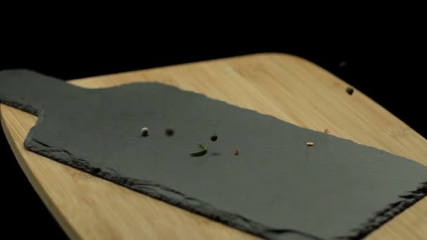 비디오찍을 수있는 섹시하고 매운걸찾는 로즈마리 후추는 — 비디오