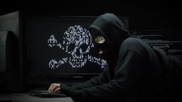 Tenhle Hacker Může Krást Osobní Informace Vládní Dokumenty Výsledky Hledání — Stock video