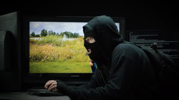 Questo Hacker Potrebbe Rubare Informazioni Personali Documenti Governativi Risultati Ricerca — Video Stock