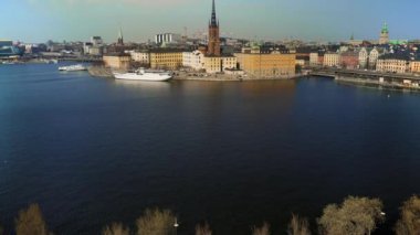 Stockholm İsveç zengin kültürü ve eşsiz klasik mimarisi olan güzel bir antik şehirdir..
