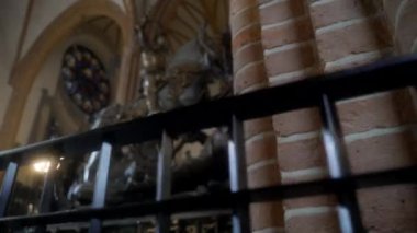 Stockholm 'deki Gamla Stan Adası' ndaki Storkyrkan Kilisesi bölgedeki en eski ve en güzel kiliselerden biridir..