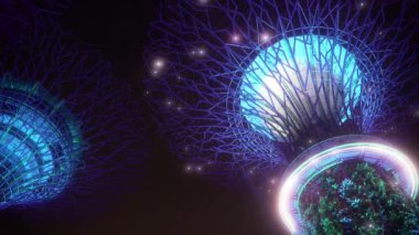 Singapur Körfezi yakınlarındaki Supertree Grove Marina Bay Sands Oteli 'nin yakınlarındaki bu muhteşem ağaç heykellerine ev sahipliği yapıyor. Her gece Supertrees güzel bir ışık gösterisiyle göz kamaştırıyor..