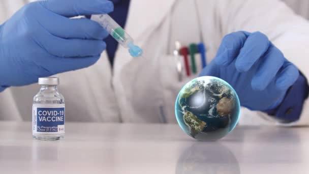 La Tierra se inyecta con la cura de vacunas — Vídeo de stock