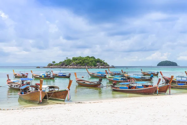 Csoport Fehér Homokos Strand Sunrise Beach Lipe Island Thaiföld Thai — Stock Fotó