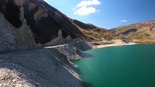 Belle Vue Sur Montagne Ozy Eau Bleue Entre Les Pentes — Video