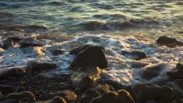 Daling Van Zee Een Wilde Strand Golven Van Zee Strand — Stockvideo