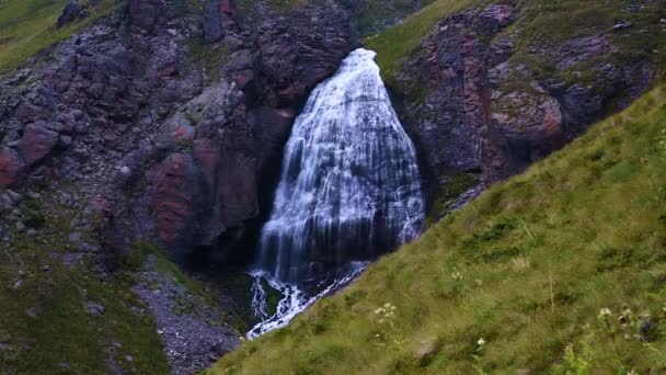 Belles Chutes Dans Les Montagnes Nature Sauvage Caucase Nord — Video