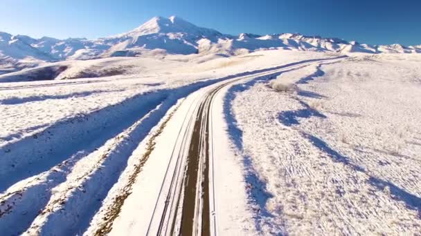 Road Mount Elbrus Weeds Snow Gorge Mountains North Caucasus — Stock Video