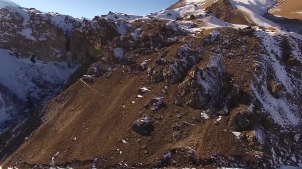 Flug Über Die Berge Die Schöne Aussicht Von Oben Auf — Stockvideo