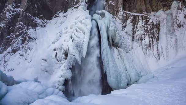 Hiver Tombe Dans Les Rochers Montagne Nature Sauvage Caucase Nord — Video