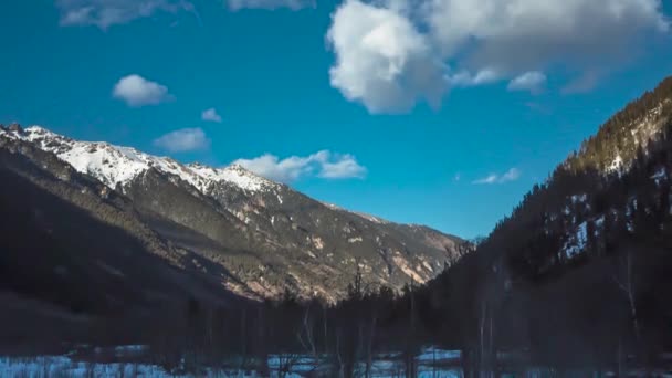 Ruch Chmur Niebie Nad Skały Górskie Charakter Północnego Kaukazu — Wideo stockowe