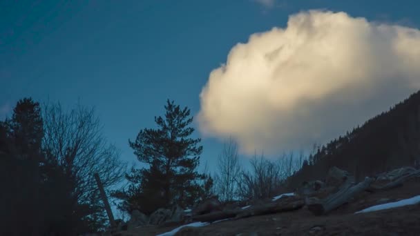 Die Bewegung Der Wolken Himmel Über Den Bergfelsen Die Natur — Stockvideo