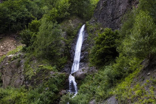 Hermosas Caídas Las Montañas Naturaleza Salvaje Del Cáucaso Norte — Foto de Stock