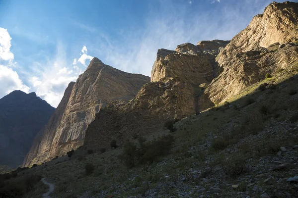 Montañas Del Cáucaso Norte Cimas Montañas Las Nubes Naturaleza Salvaje — Foto de Stock