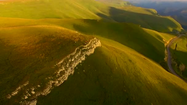 Вид Сверху Плато Просеянный Скалами Природой Северного Кавказа — стоковое видео