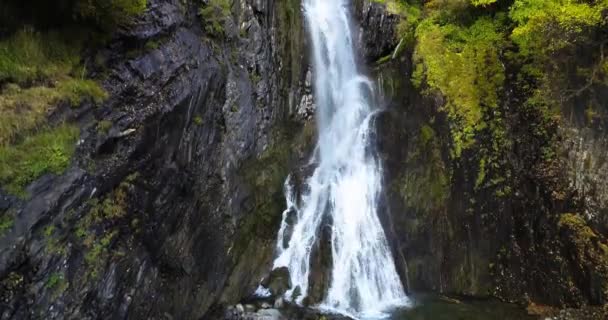 Прекрасний Водоспад Горах Домбаї Природа Ландшафт Північного Кавказу — стокове відео